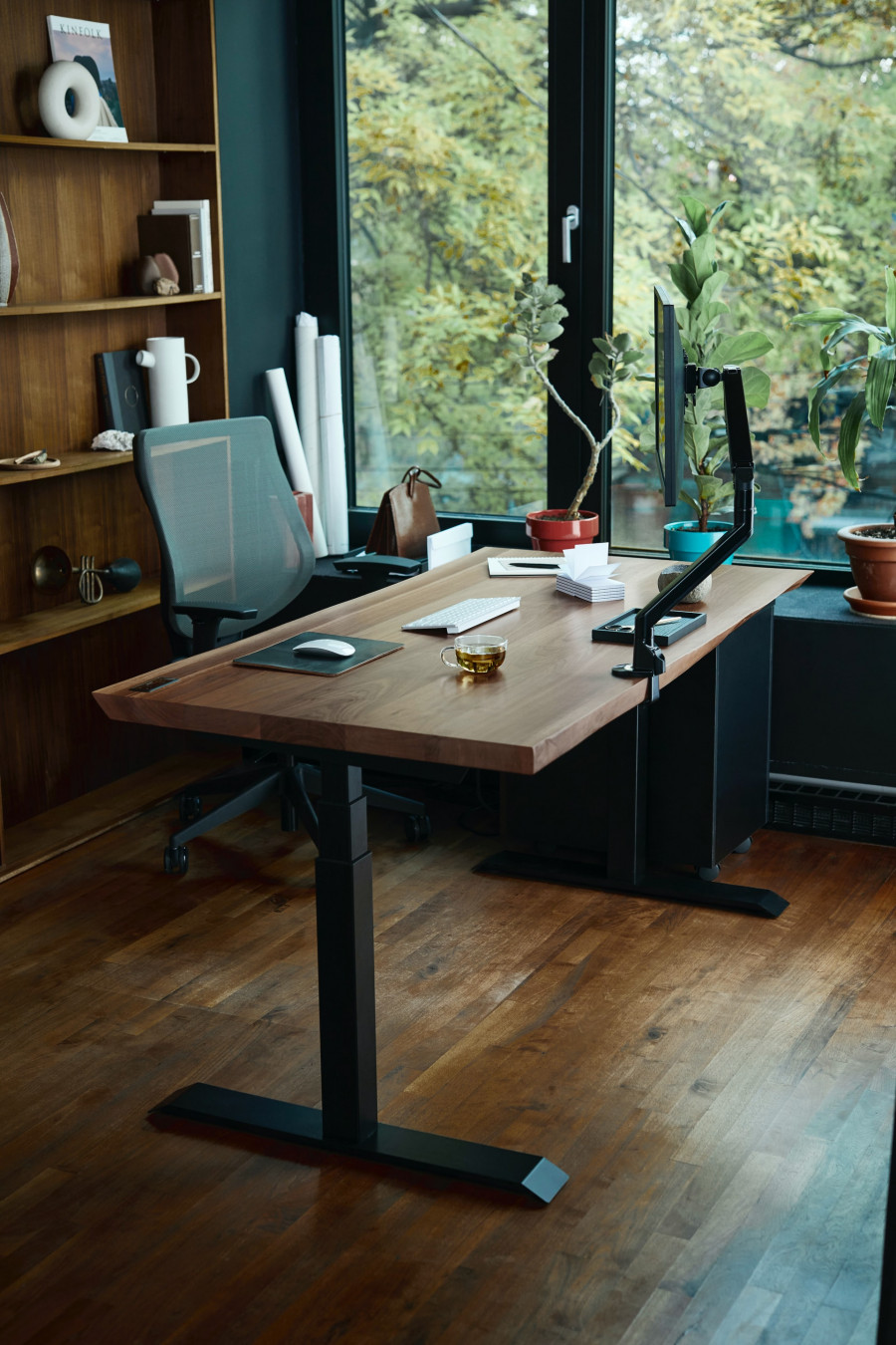 Organizați-vă biroul în așa fel încât să vă simțiți confortabil și confortabil să lucrați în el.